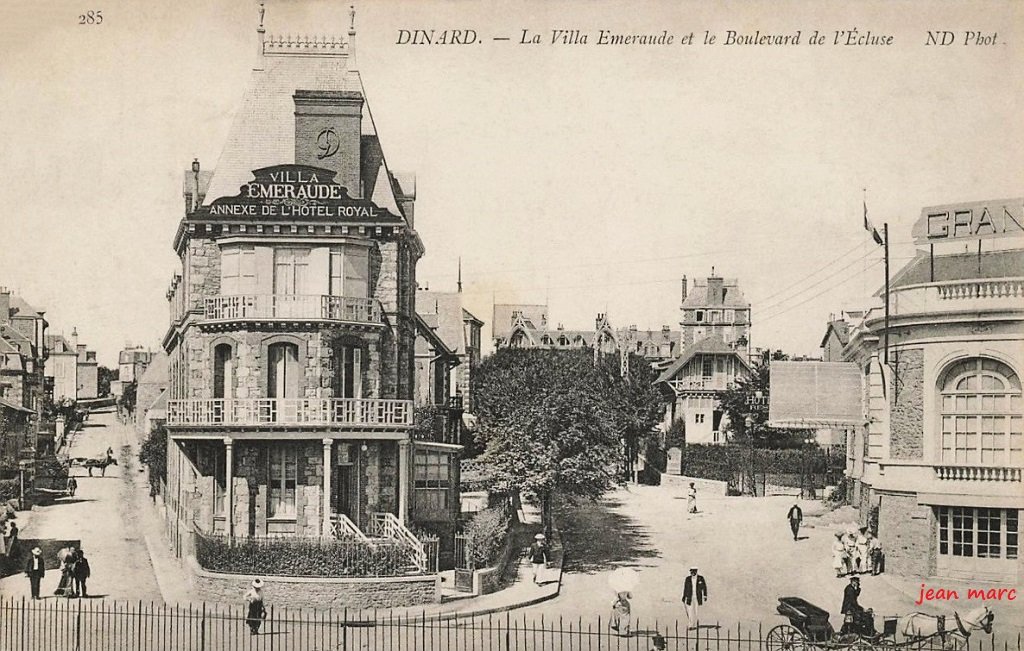 Dinard - La Villa Émeraude et le Boulevard de l'Écluse.jpg