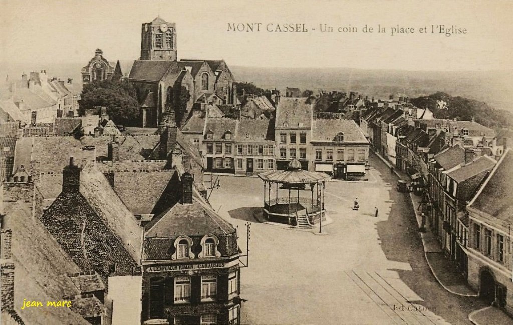 Cassel - Un Coin de la Place et l'Eglise (Edit. Cattoen, tabac).jpg