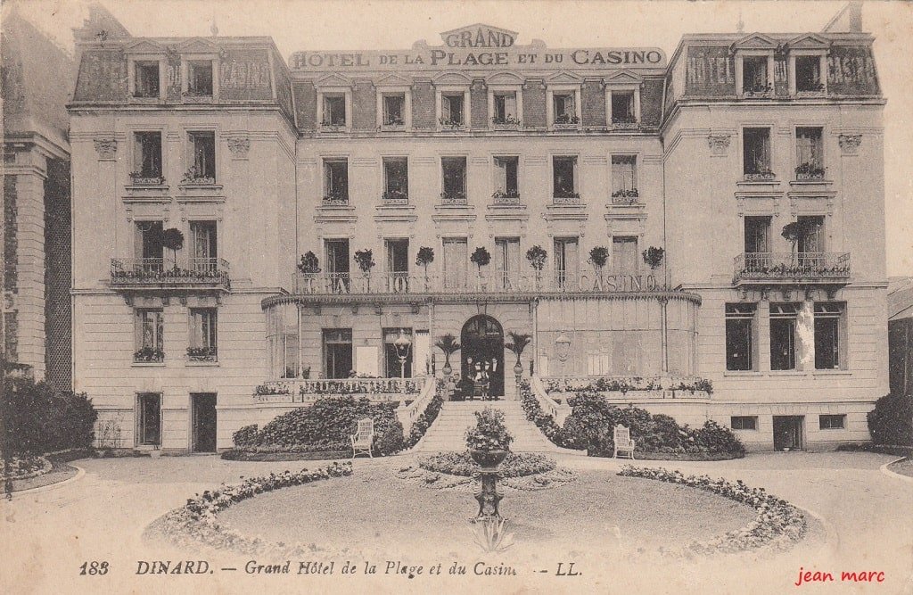 Dinard - Grand Hôtel de la Plage et du Casino.jpg