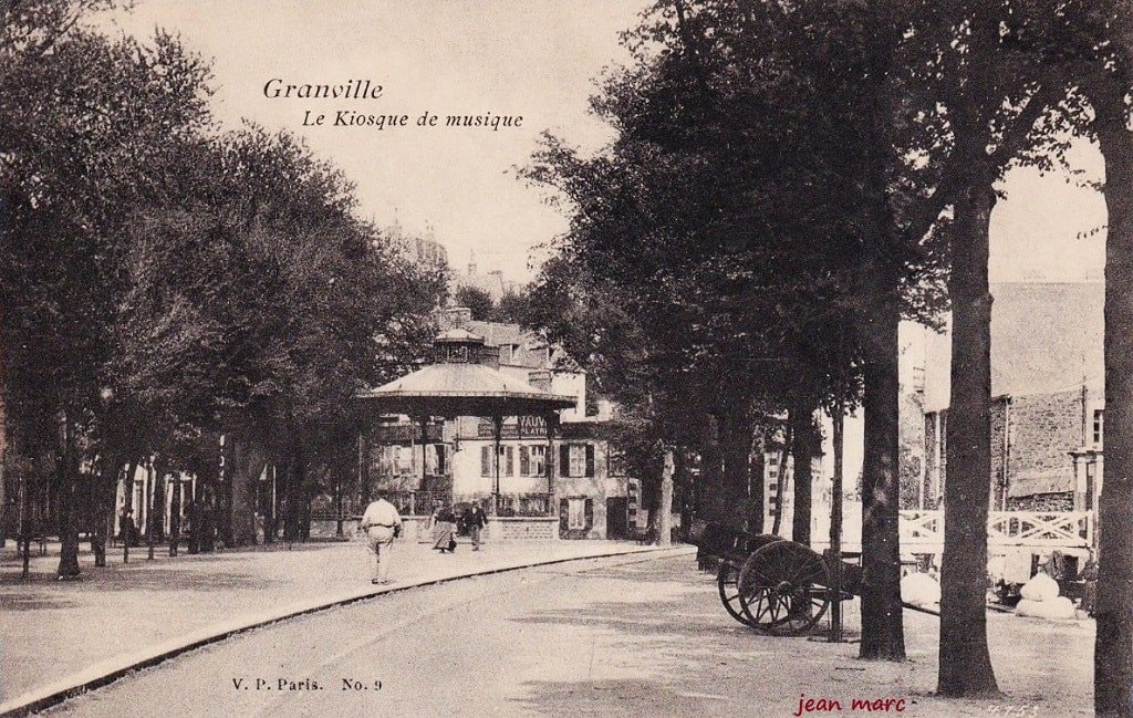 Granville - Le Kiosque de Musique.jpg