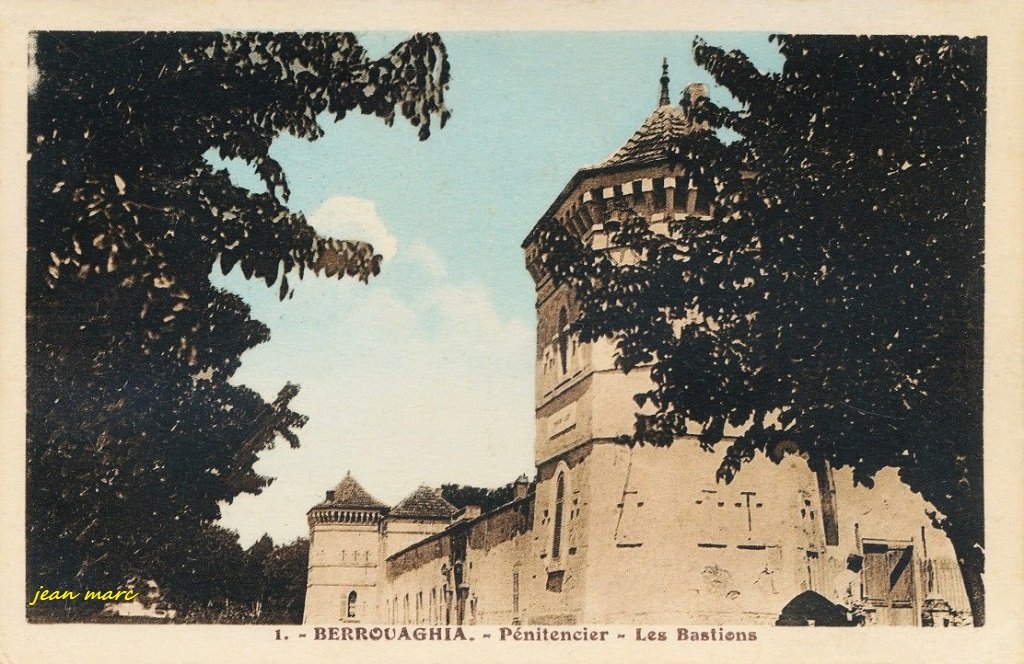 Berrouaghia - Pénitencier - Les Bastions (phototypie Etablisst Photo-Albert, Alger).jpg