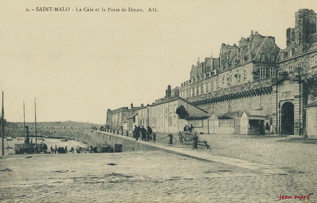 Saint-Malo - La Cale et la Porte de Dinan.jpg