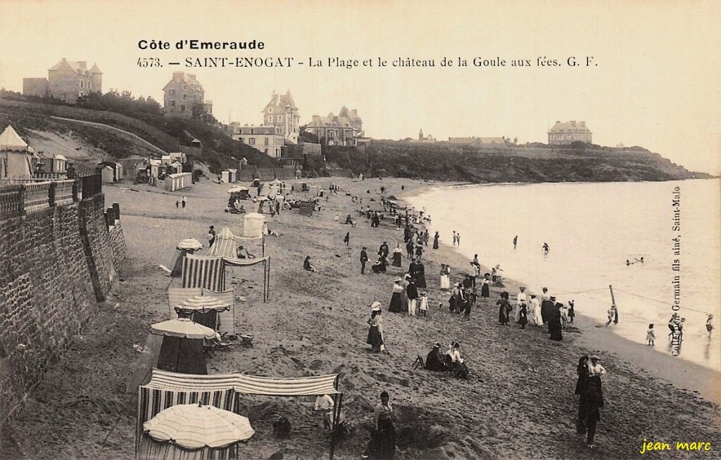 Saint-Enogat - La Plage et le Château de la Goule aux Fées 4573.jpg