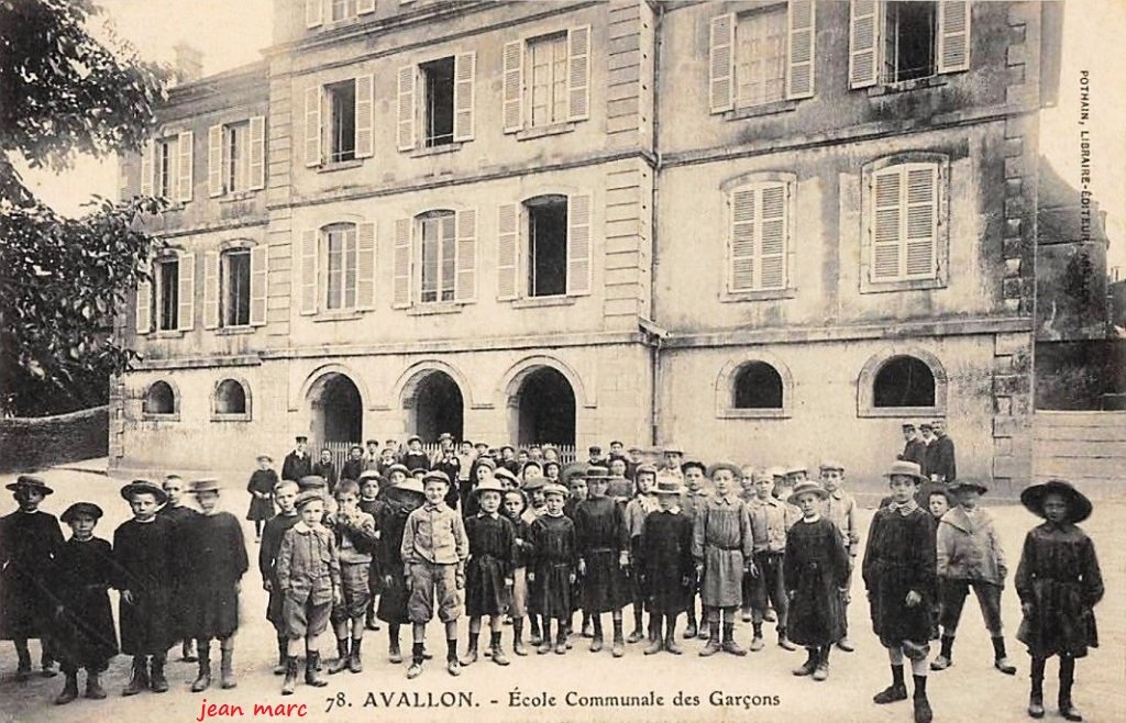 Avallon - École communale de garçons.jpg