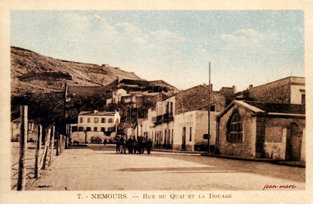 Nemours - Rue du Quai et la Douane (Edition Bénichou, Nemours).jpg