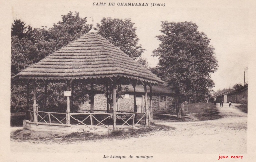 Camp de Chambaran - Le Kiosque de musique.jpg