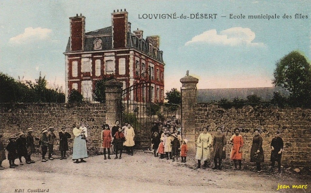 Louvigné-du-Désert - Ecole municipale des filles.jpg