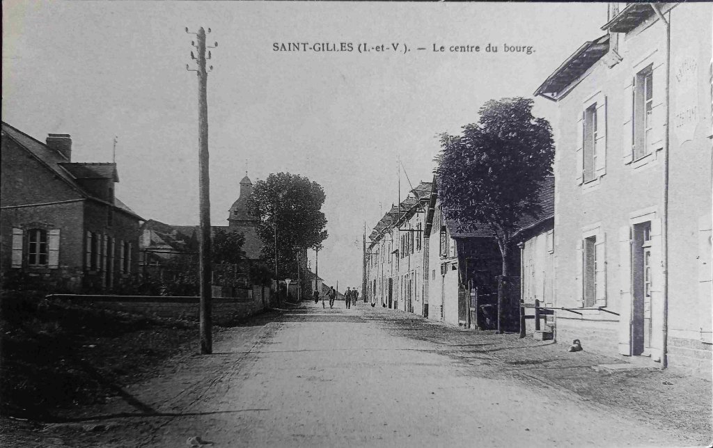 Saint Gilles - le centre du bourg.jpg