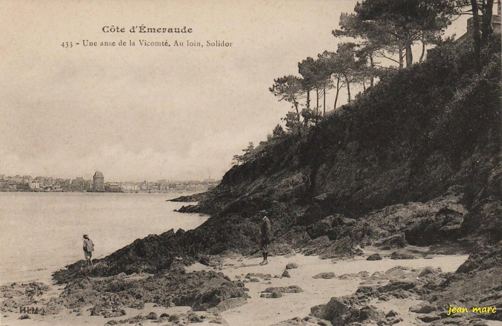 La Vicomté - Une Anse de la Vicomté - Au loin, Solidor.jpg