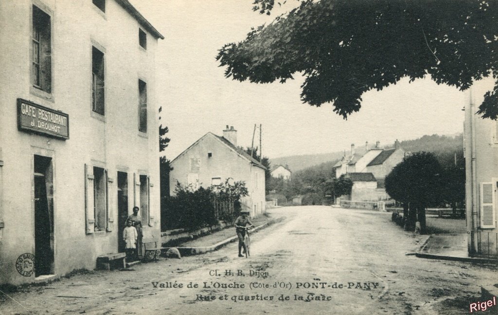 21-Pont-de-Pany - Rue et Quartier de la gare - Café-Restaurant J Drouhot - Cl HB.jpg