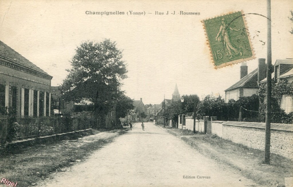 89-Champignelles - Rue JJ Rousseau - Edition Carreau.jpg