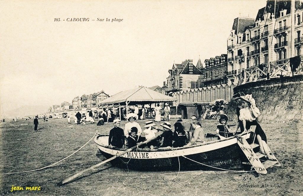 Barque - Cabourg - Sur la Plage.jpg