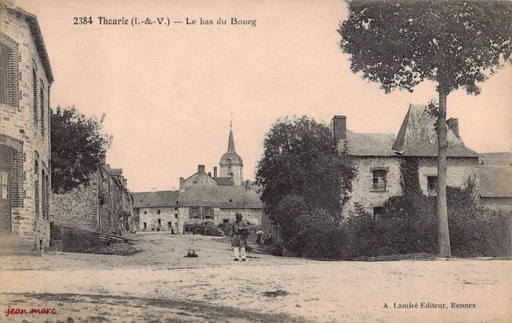 Thourie - Le bas du Bourg.jpg