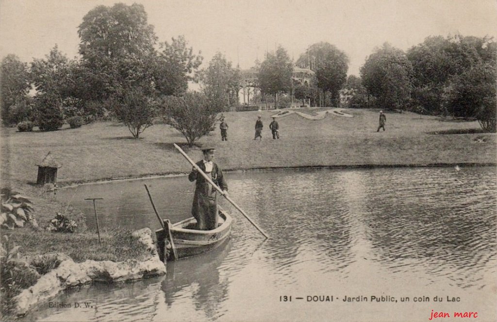 Douai - Jardin Public, un coin du lac.jpg
