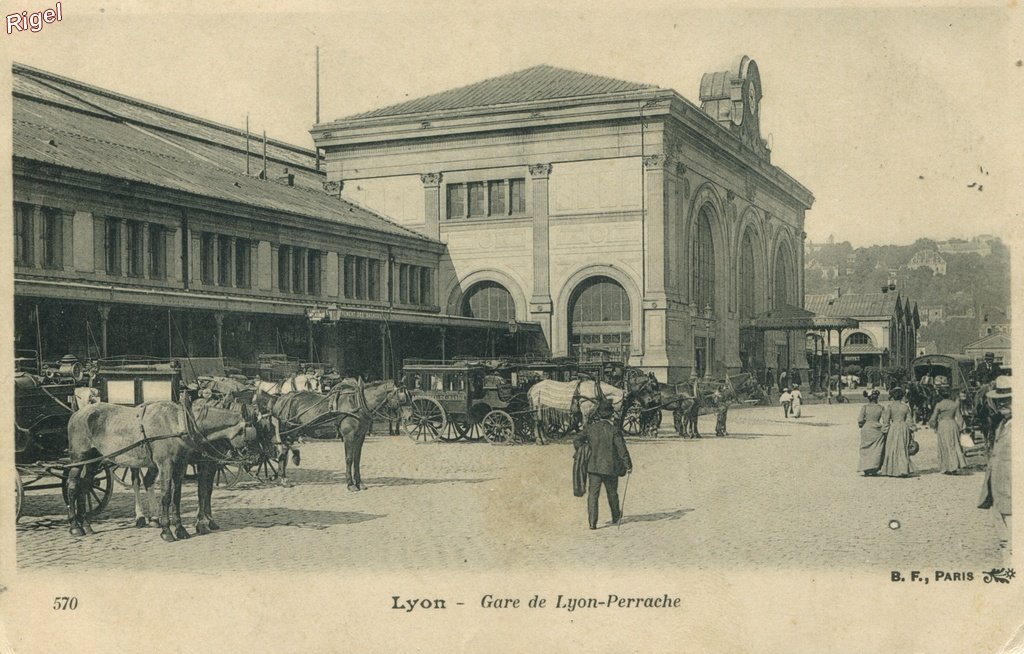 69-Lyon - Gare Perrache - 570 BF Paris.jpg
