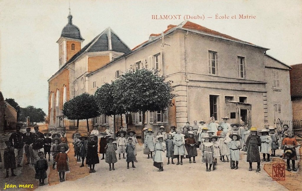 Blamont - École et Mairie.jpg
