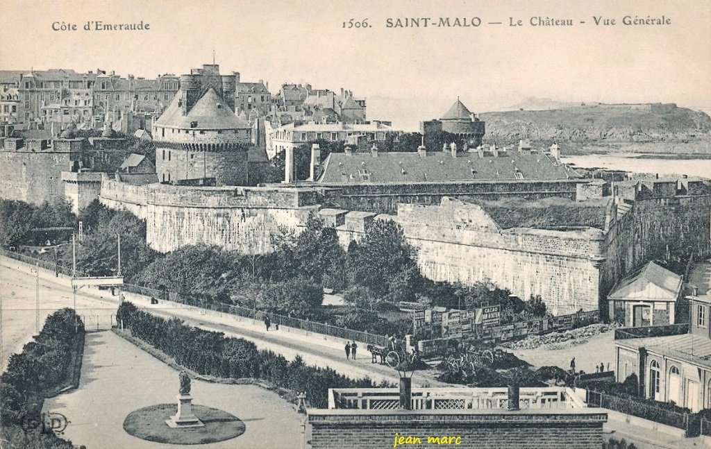 Saint-Malo - Le Château - Vue générale.jpg