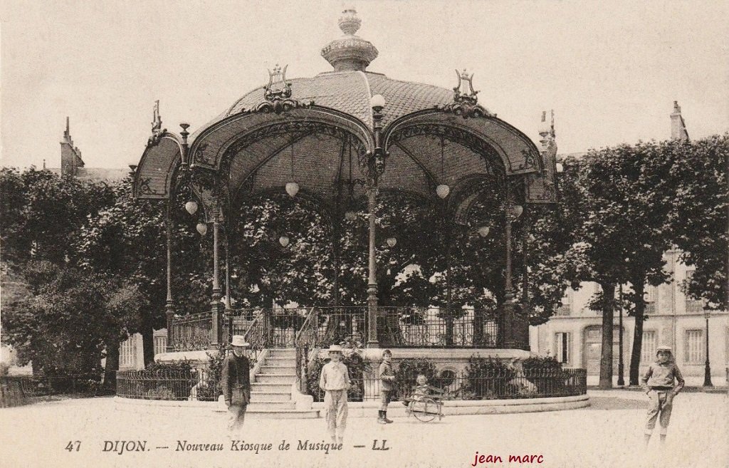 Dijon - Nouveau Kiosque de Musique.jpg