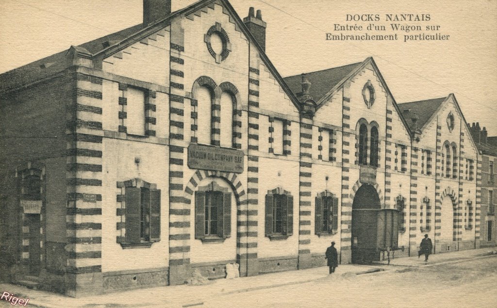 44-Docks Nantais - Carte-Pub Roy-Puget et Cie - J Nozais Editeur.jpg