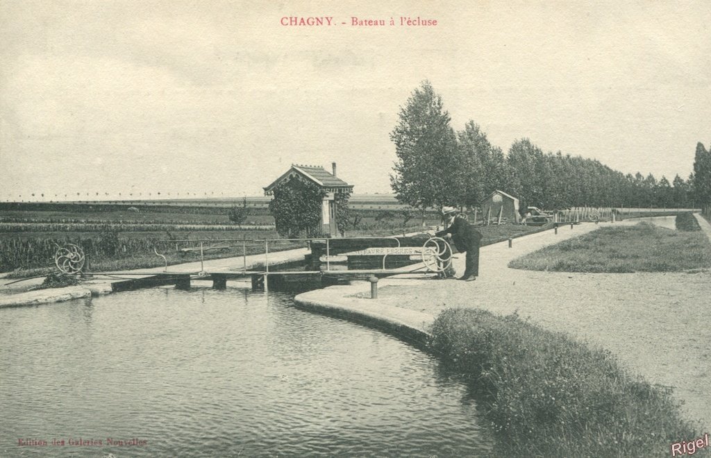 71-Chagny - Bateau à l'Ecluse - Edition des Galeries Nouvelles.jpg