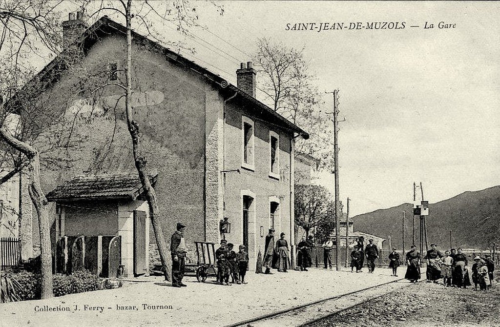 Saint-Jean de Muzols 1 Ferry P.jpg