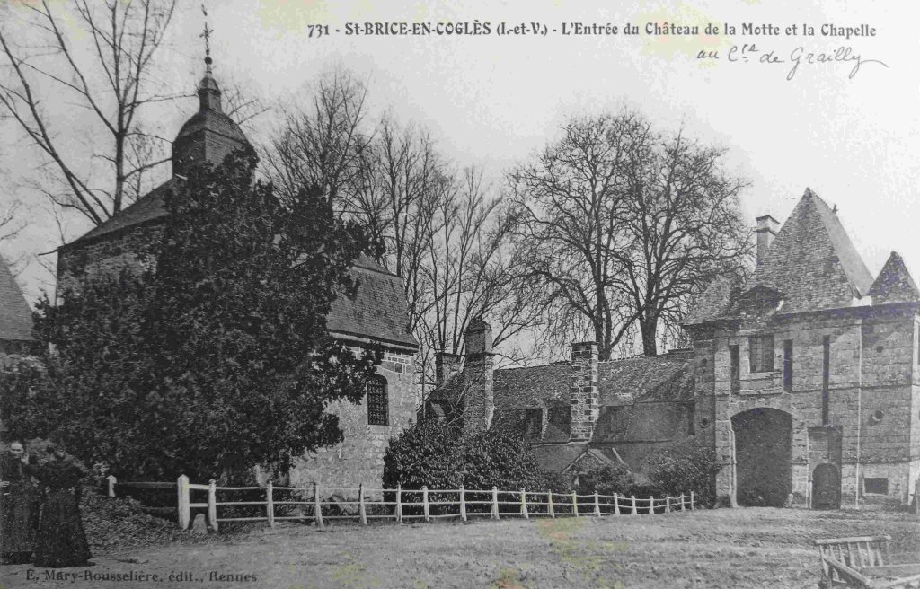 731 - Saint Brice en Coglès - l'entrée du château de la Motte et la Chapelle.jpg