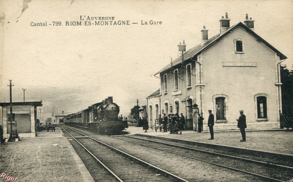 15-Riom-Es-Montagne - La Gare - 799.jpg
