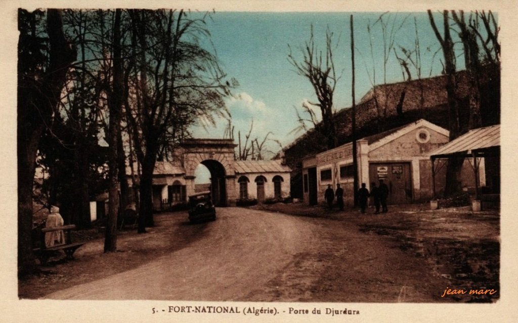 Fort-National - Porte du Djurdjura (Phototypie Etablisst Photo Albert, Alger).jpg
