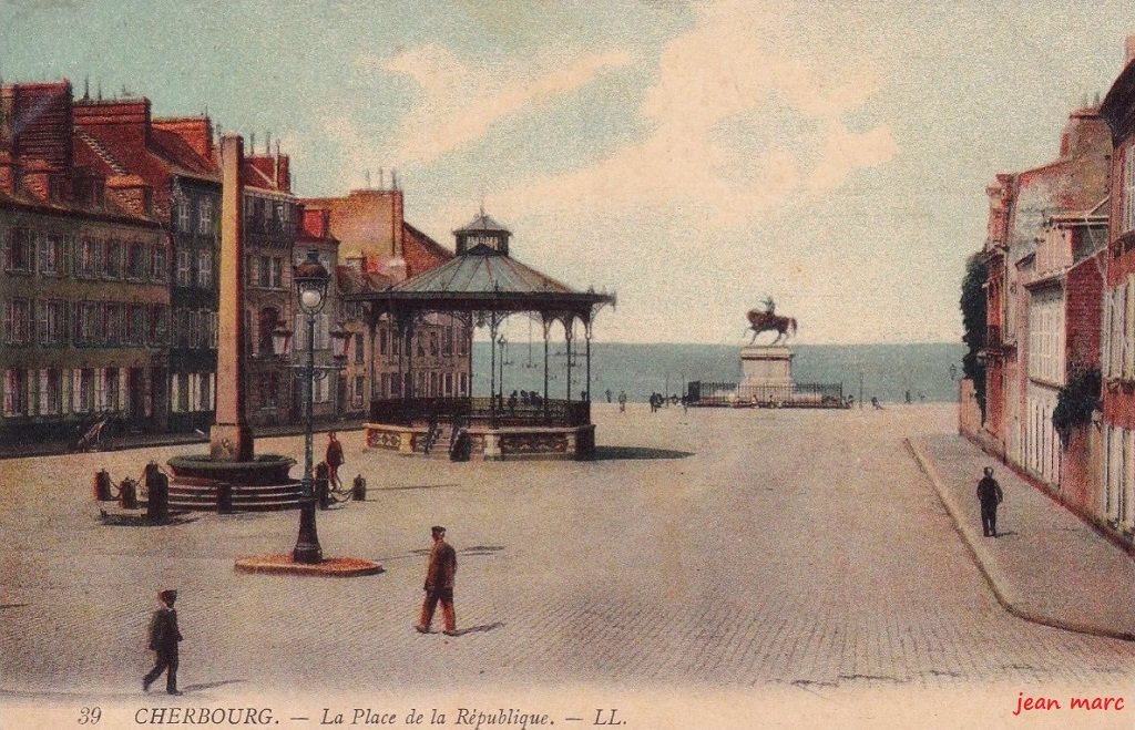 Cherbourg - La Place de la République.jpg