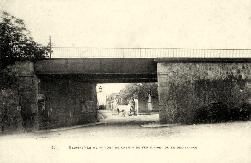 58 - Neuvy-sur-Loire (5) P.jpg