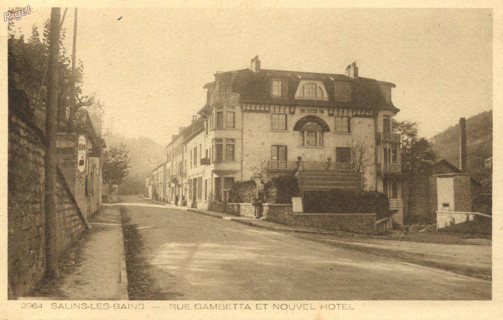39-Salins-les-Bains - Rue Gambetta et Nouvel Hotel - 3964 Collection Le Jura - Braun et Cie Imp-Edit.jpg