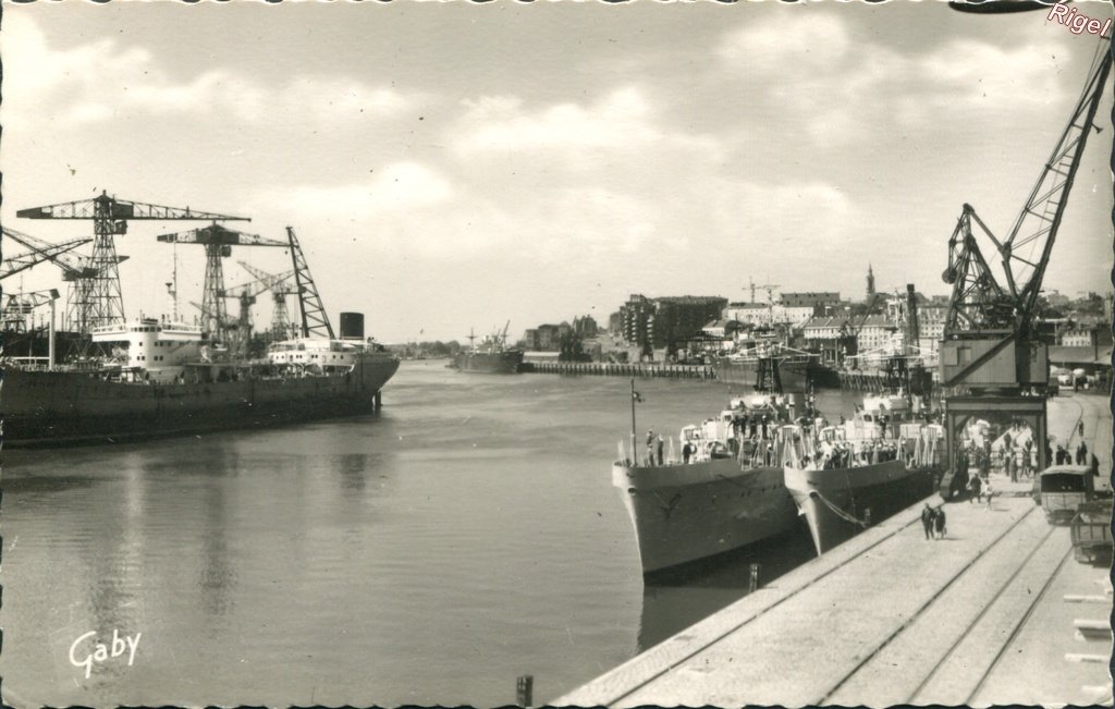 44-Nantes - La Loire et le Port - 9 Gaby.jpg