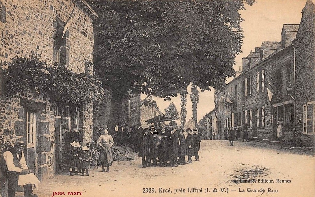 Ercé - La Grande Rue.jpg