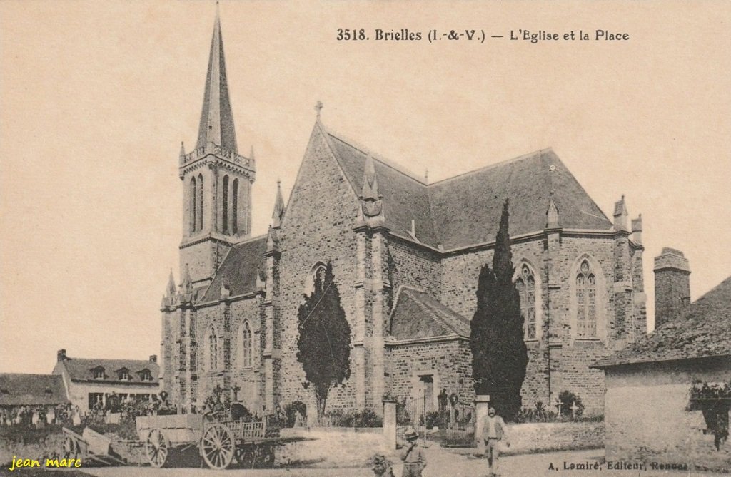 Brielles - L'Église et la Place.jpg