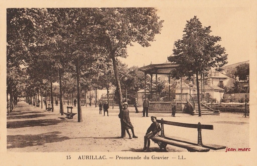 Aurillac - Promenade du Gravier.jpg