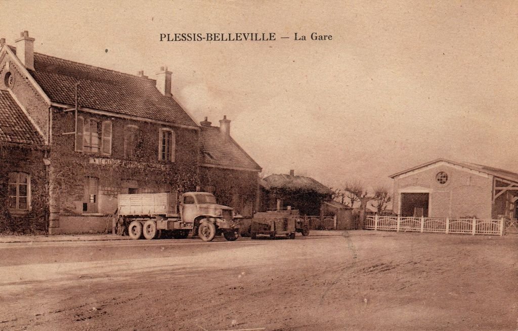 60 - PLESSIS-BELLEVILLE - 2 - La Gare - Edition Verhoeven - 22-06-24.jpg