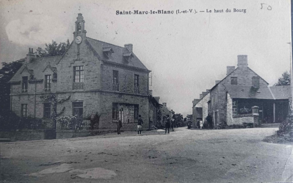 Saint Marc le Blanc - le haut du bourg.jpg