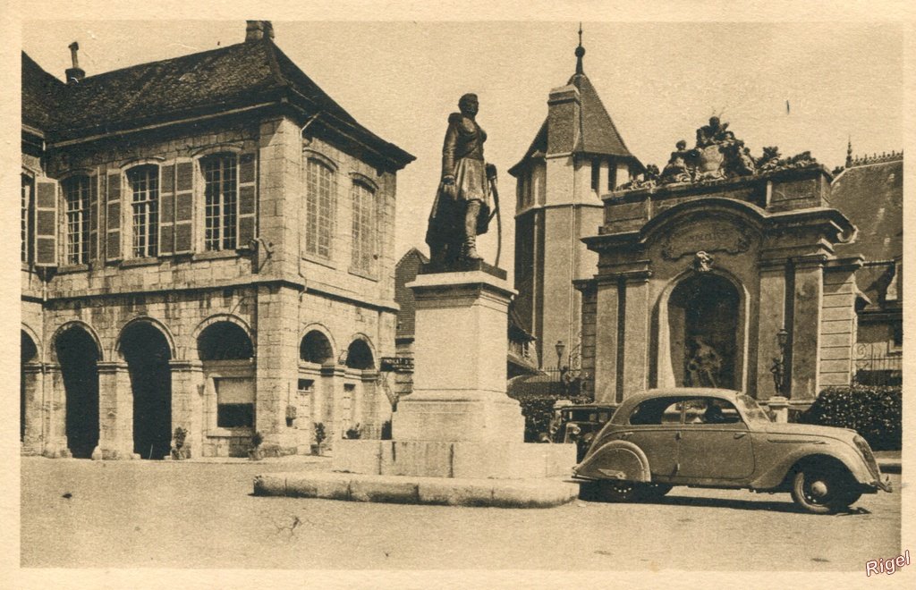 39-Salins-les-Bains _Jura_ - Général Clerc - Peugeot 202 - Coll G Cauvé tabac au Cygne.jpg