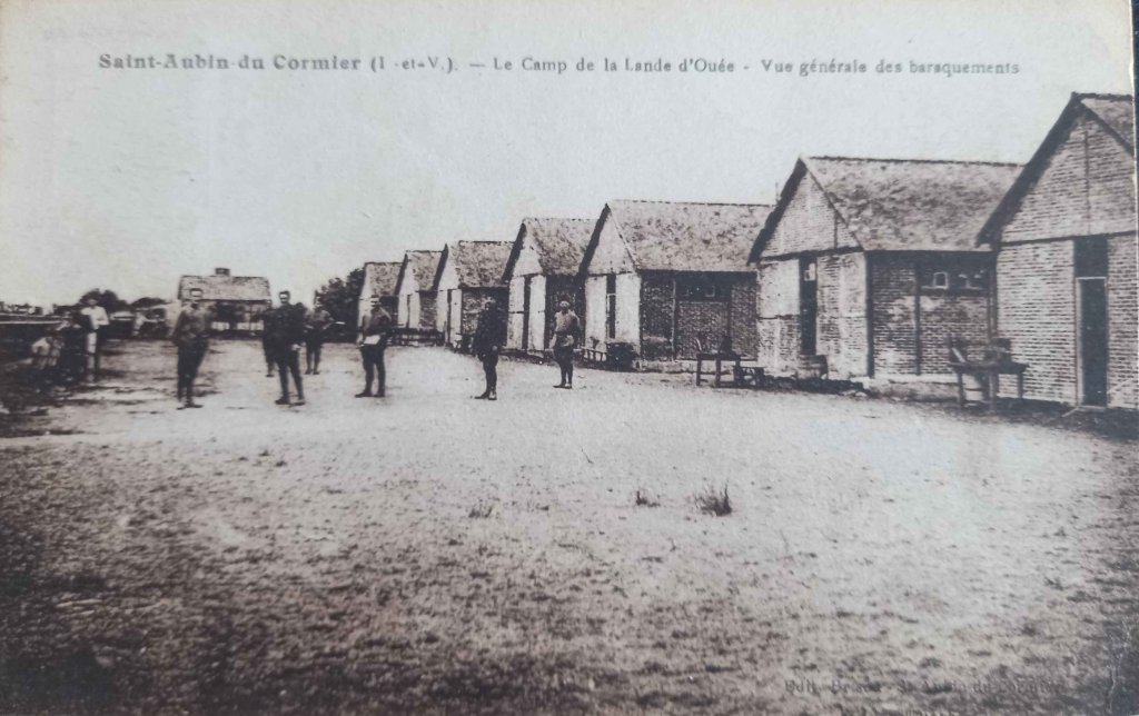 Saint Aubin du Cormier - le camp de la lande d'Ouée - vue générale des baraquements -havard.jpg