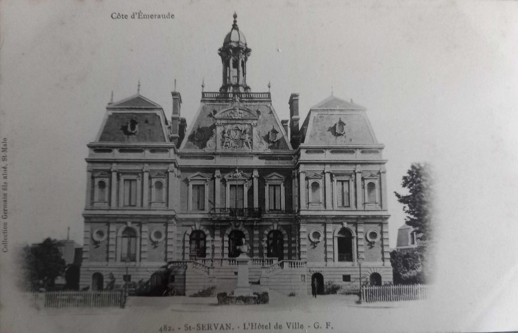 482 - Saint Servan - l'hôtel de ville -gf.jpg