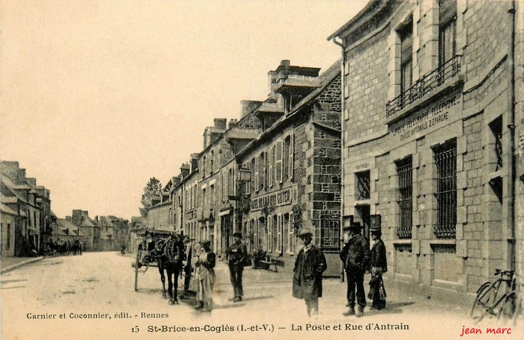 Saint-Brice-en-Coglès - La Poste et rue d'Antrain.jpg