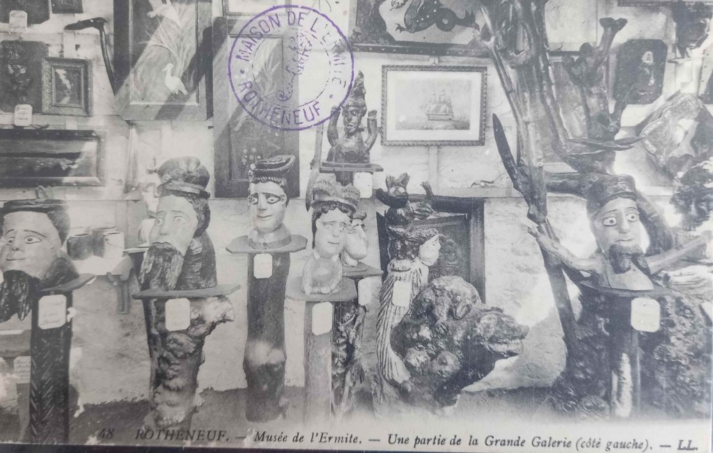 48 - Rothéneuf - musée de l'ermite - une partie de la grande galerie - côté gauche -LL.jpg