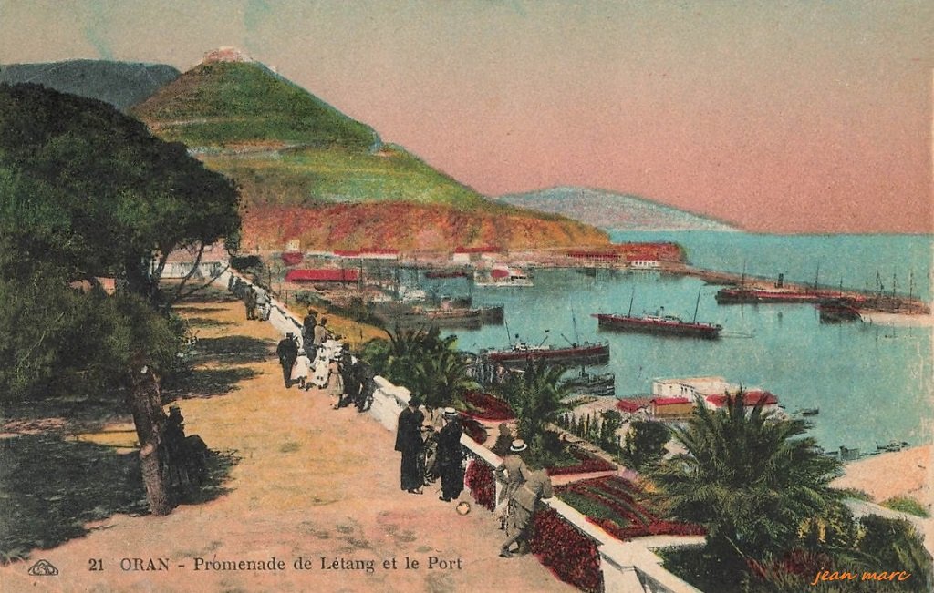 Oran - Promenade de Létang et le Port.jpg