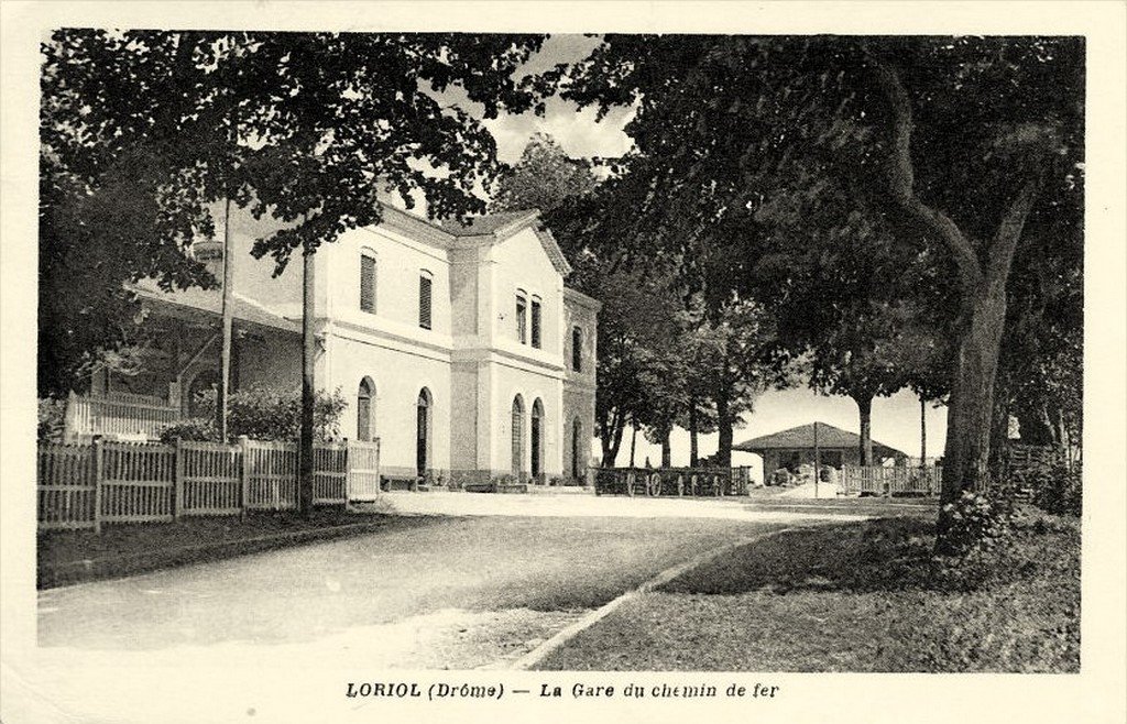 Loriol 8 P.jpg