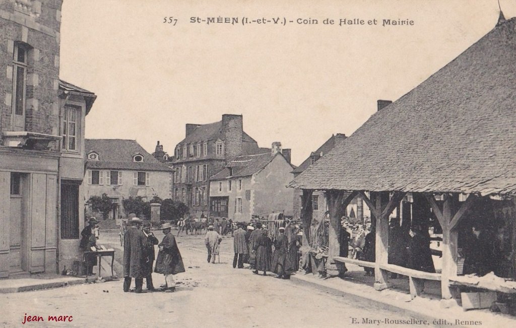 Saint-Méen - Coin de Halle et Mairie.jpg