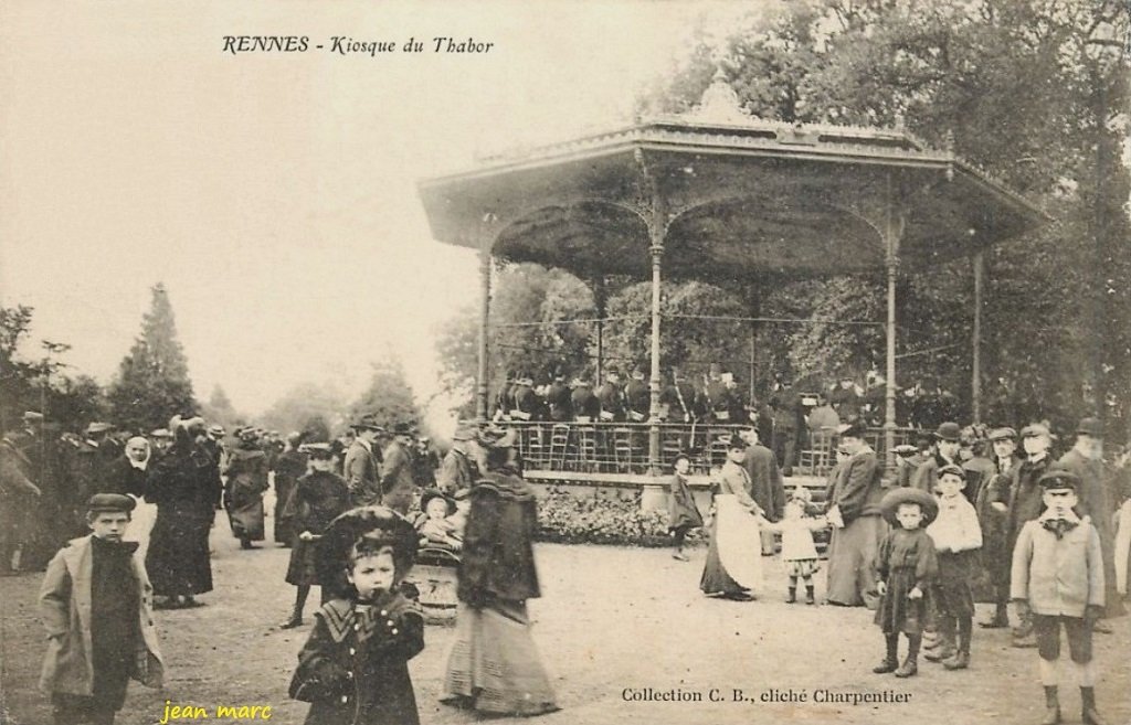 Rennes - Kiosque du Thabor.jpg
