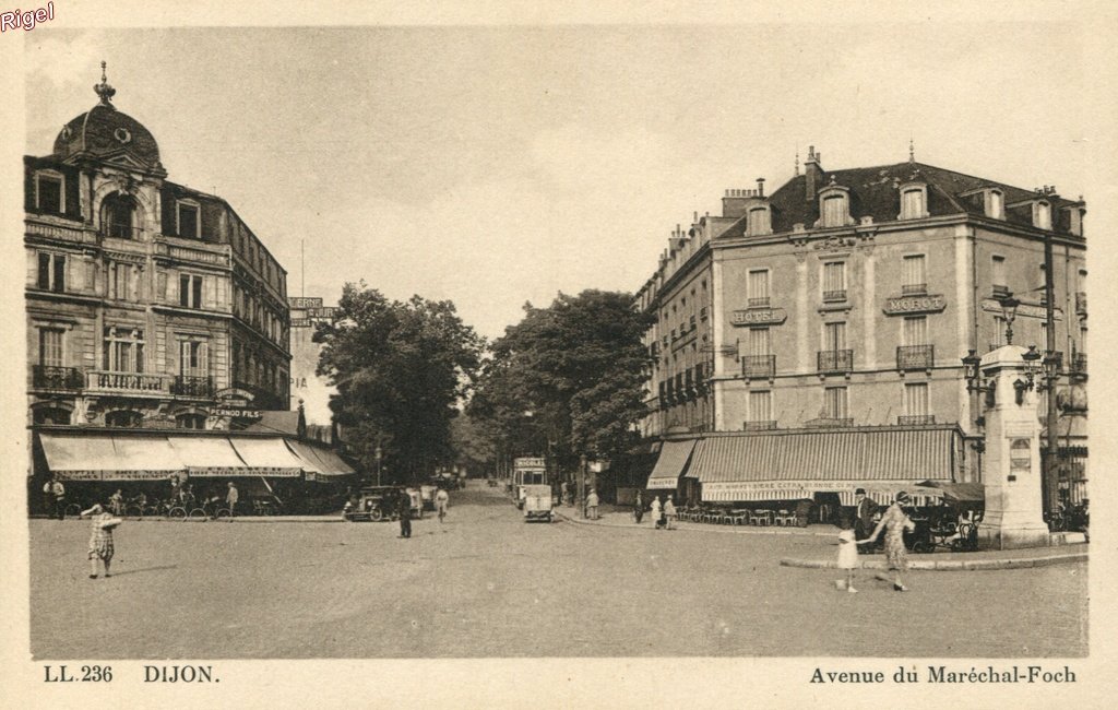 21-Dijon - Av Maréchal Foch - 236 LL.jpg