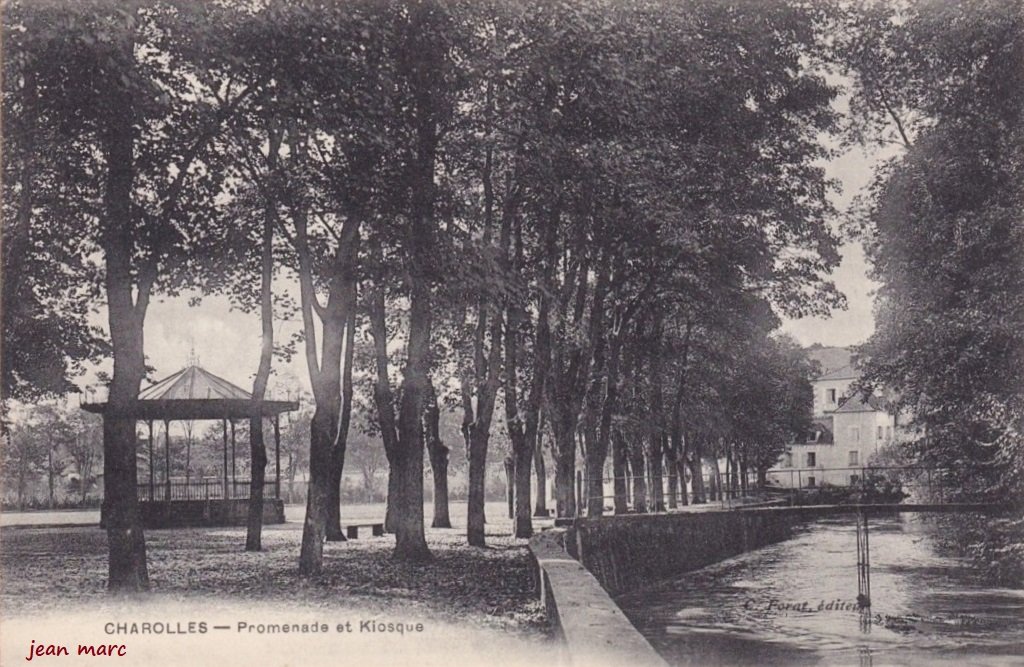 Charolles - Promenade et Kiosque.jpg