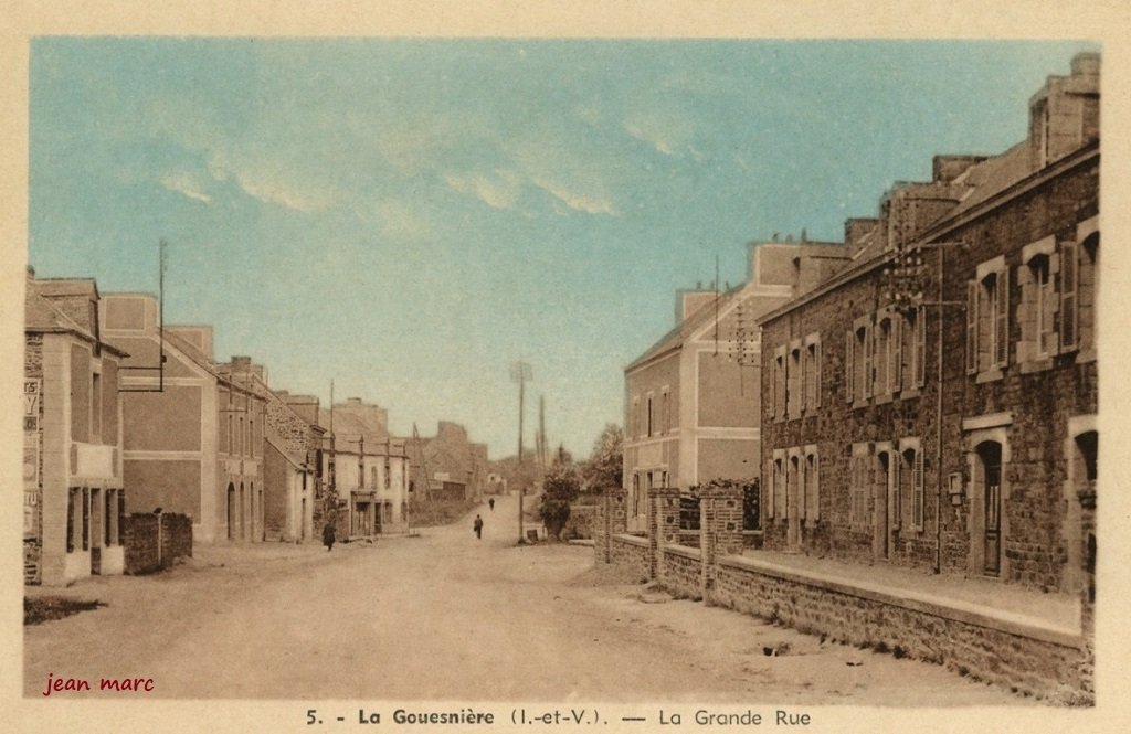 La Gouesnière - La Grande Rue.jpg