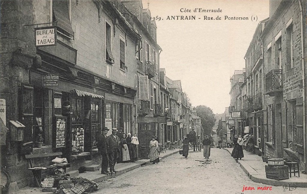 Antrain - Rue de Pontorson.jpg